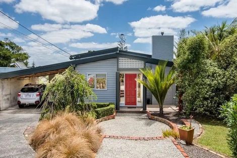 Photo of property in 37 Park Rise, Campbells Bay, Auckland, 0630