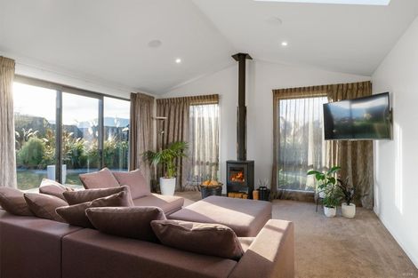 Photo of property in 14 Jacks Point Rise, Jacks Point, Queenstown, 9371