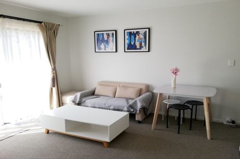 Photo of property in 16 Lomas Way, Albany, Auckland, 0632