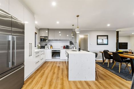 Photo of property in 22 Realm Place, Massey, Auckland, 0614