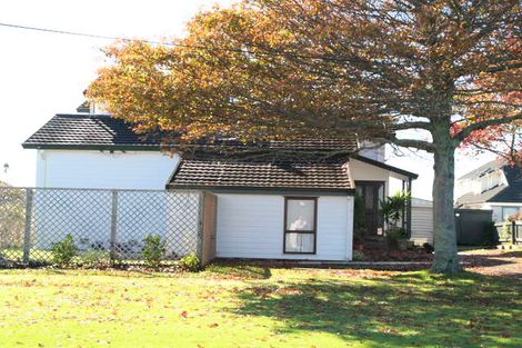 Photo of property in 15 Drake Street, Howick, Auckland, 2014