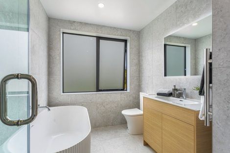 Photo of property in 5 Makumaku Place, Long Bay, Auckland, 0630