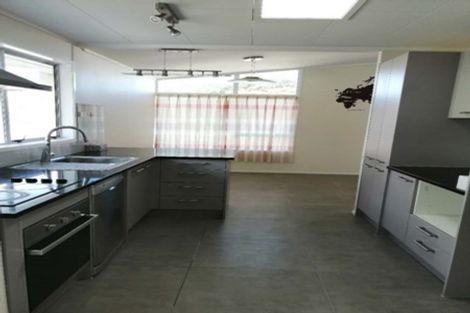 Photo of property in 68 Hutchinsons Road, Bucklands Beach, Auckland, 2014