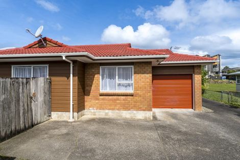 Photo of property in 2/5 Newington Road, Henderson, Auckland, 0612