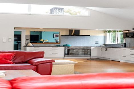 Photo of property in 15 Hamilton Road, Cambridge, 3434