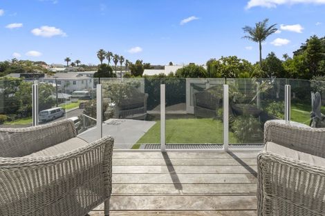 Photo of property in 8 Rutland Road, Stanley Point, Auckland, 0624