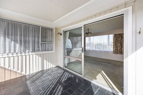 Photo of property in 27 Davidson Street, Hawera, 4610