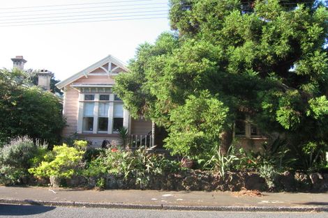 Photo of property in 15 Rattray Street, Devonport, Auckland, 0624