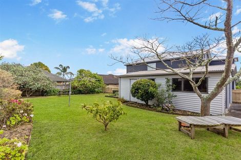 Photo of property in 2 Preston Avenue, Belmont, Auckland, 0622