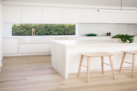 Photo of property in 17 Pitau Road, Mount Maunganui, 3116