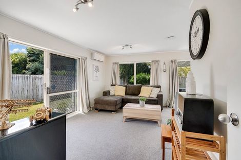 Photo of property in 21 Caulfield Place, Nawton, Hamilton, 3200