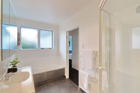 Photo of property in 4a Canberra Place, Redwood, Christchurch, 8051