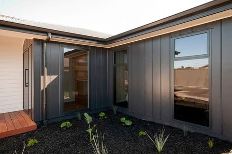 Photo of property in 31 Wai Whatu Street, Meeanee, Napier, 4110