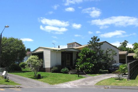 Photo of property in 9 Castlewood Grove, Blockhouse Bay, Auckland, 0600