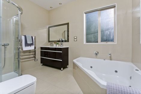 Photo of property in 8 Currey Crescent, Milford, Auckland, 0620