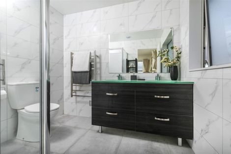 Photo of property in 45 Bordeaux Parade, Te Atatu South, Auckland, 0610