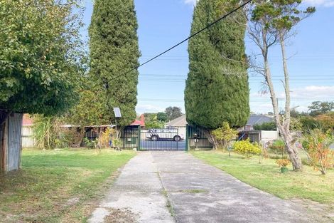 Photo of property in 66 Roberts Road, Te Atatu South, Auckland, 0610