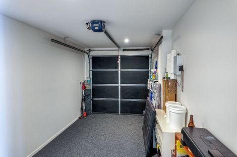 Photo of property in 8 Selkirk Lane, Hamilton Lake, Hamilton, 3204