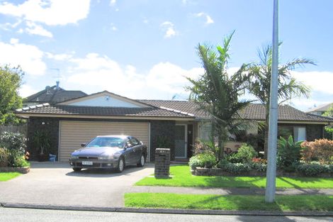 Photo of property in 26 Vivian Wilson Drive, Eastern Beach, Auckland, 2012