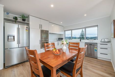 Photo of property in 16a Pine Avenue, Henderson, Auckland, 0612