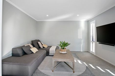 Photo of property in 33 Rose Leigh Drive, Cambridge, 3434