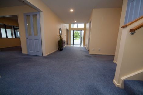 Photo of property in 33 Amesbury Drive, Churton Park, Wellington, 6037