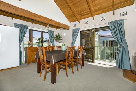 Photo of property in 16 Muirfield Street, Wattle Downs, Auckland, 2103