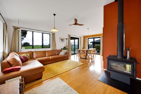 Photo of property in 13 Carthew Street, Okato, 4335