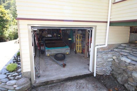 Photo of property in 15 Weenink Road, Karoro, Greymouth, 7805