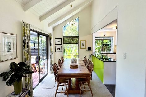 Photo of property in 11 Fitzpatrick Place, Chatswood, Auckland, 0626