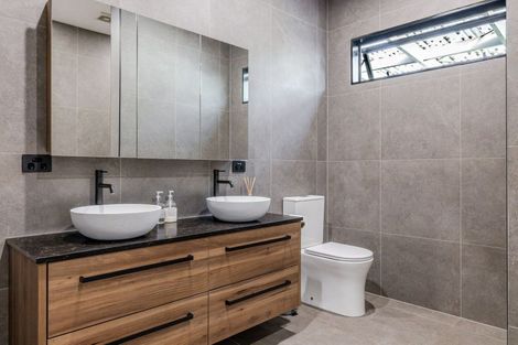 Photo of property in 32 Rewa Street, Takaro, Palmerston North, 4412