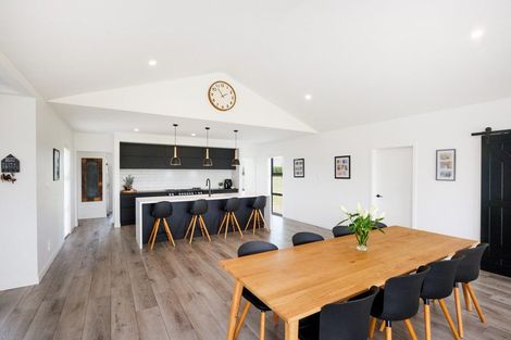 Photo of property in 2 Mataki Lane, Halcombe, 4779