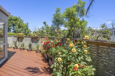 Photo of property in 1/992 Beach Road, Torbay, Auckland, 0630