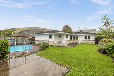 Photo of property in 11 Trigg Crescent, Taradale, Napier, 4112