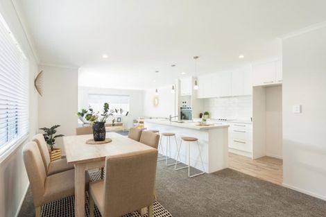 Photo of property in 33 Kotiate Street, Papamoa Beach, Papamoa, 3118