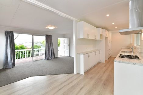 Photo of property in 24 Albatross Road, Red Beach, 0932