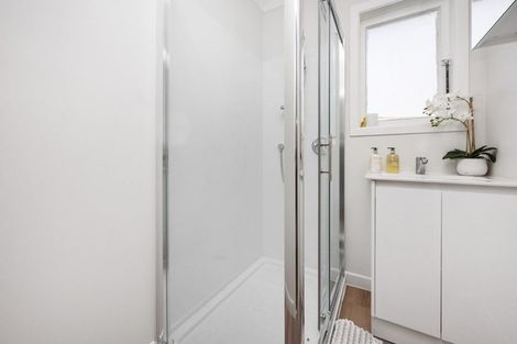 Photo of property in 40 Reid Road, New Lynn, Auckland, 0600