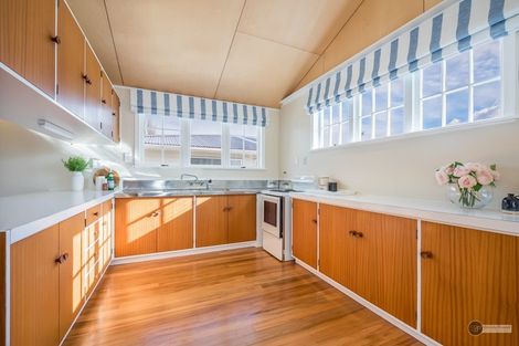 Photo of property in 24 Wai-iti Crescent, Woburn, Lower Hutt, 5010