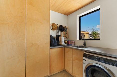 Photo of property in 5 Lakefield Close, Kingston, Athol, 9793