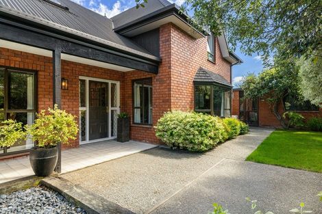 Photo of property in 22a Crosdale Place, Burnside, Christchurch, 8042