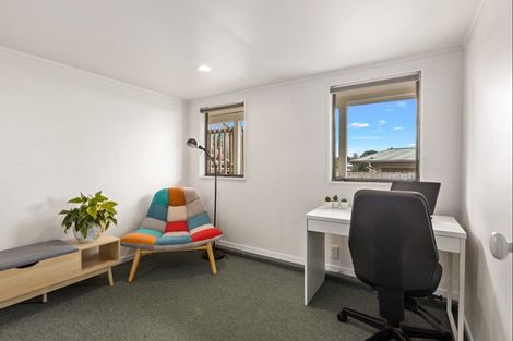 Photo of property in 1/92 Deep Creek Road, Torbay, Auckland, 0630