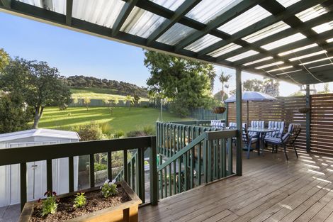 Photo of property in 11 Grassmere Road, Henderson Valley, Auckland, 0612