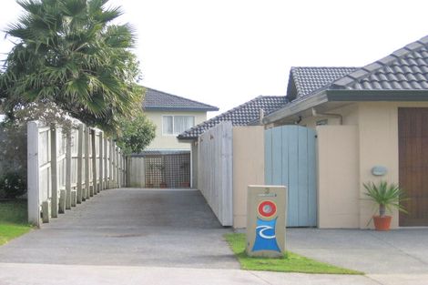 Photo of property in 3 Monivea Place, East Tamaki Heights, Auckland, 2016