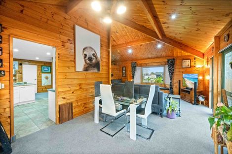 Photo of property in 1 Coolen Place, Tuakau, 2121