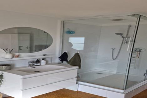 Photo of property in 5 Madison Place, Forrest Hill, Auckland, 0620
