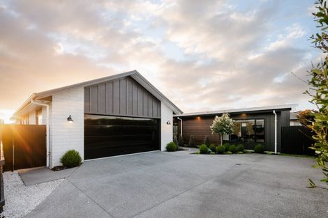 Photo of property in 9 Maia Place, Flagstaff, Hamilton, 3210