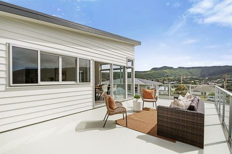 Photo of property in 32a Tawa Terrace, Tawa, Wellington, 5028