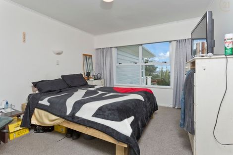 Photo of property in 27 Chivalry Road, Glenfield, Auckland, 0629