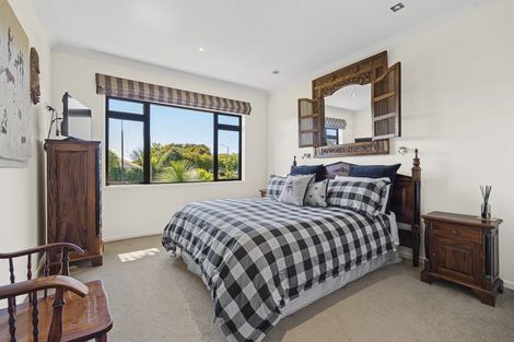 Photo of property in 14a Veale Road, Frankleigh Park, New Plymouth, 4310