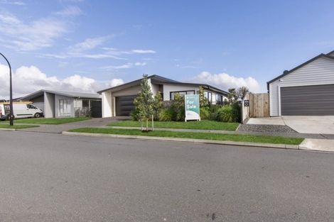 Photo of property in 6 Franks Way, Papamoa Beach, Papamoa, 3118